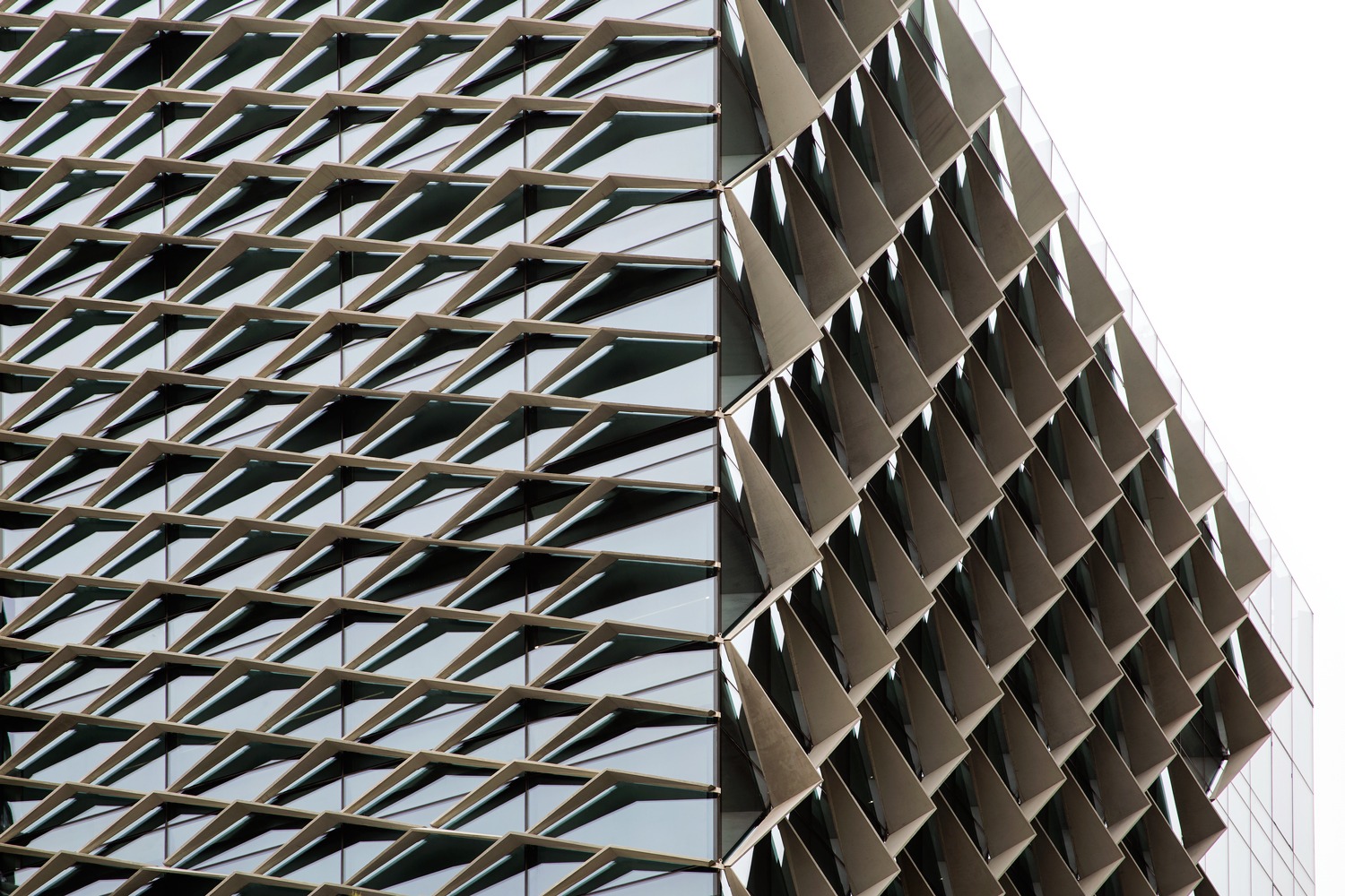 Geometric façade of FNB Headquarters in Beirut with projecting fins